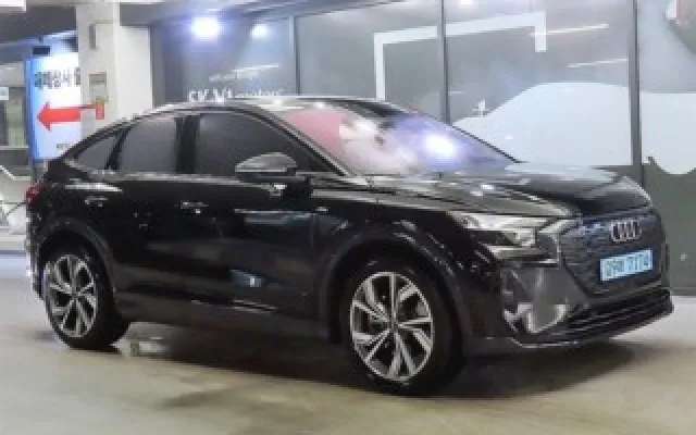 인천중고차사이트 Q4 e-트론 40 스포트백 프리미엄 매물 사진 8 - 2024/07 19,501km